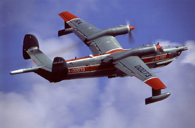 Пожарный самолет-амфибия БЕ-12П.